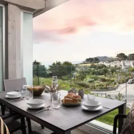 Sea View Terrace Apartment